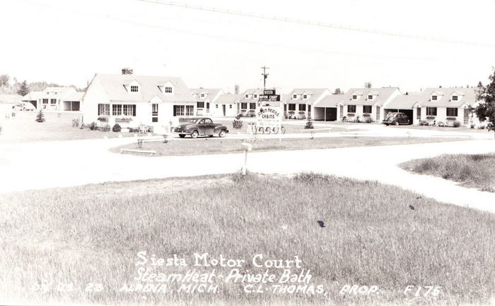 Siesta Motor Court - Old Postcard (newer photo)
